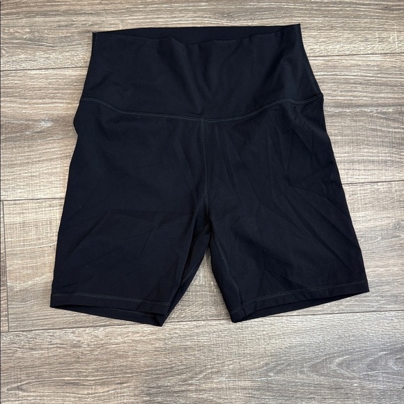 CRZ YOGA gym shorts (8/10) - Picture 1 of 3